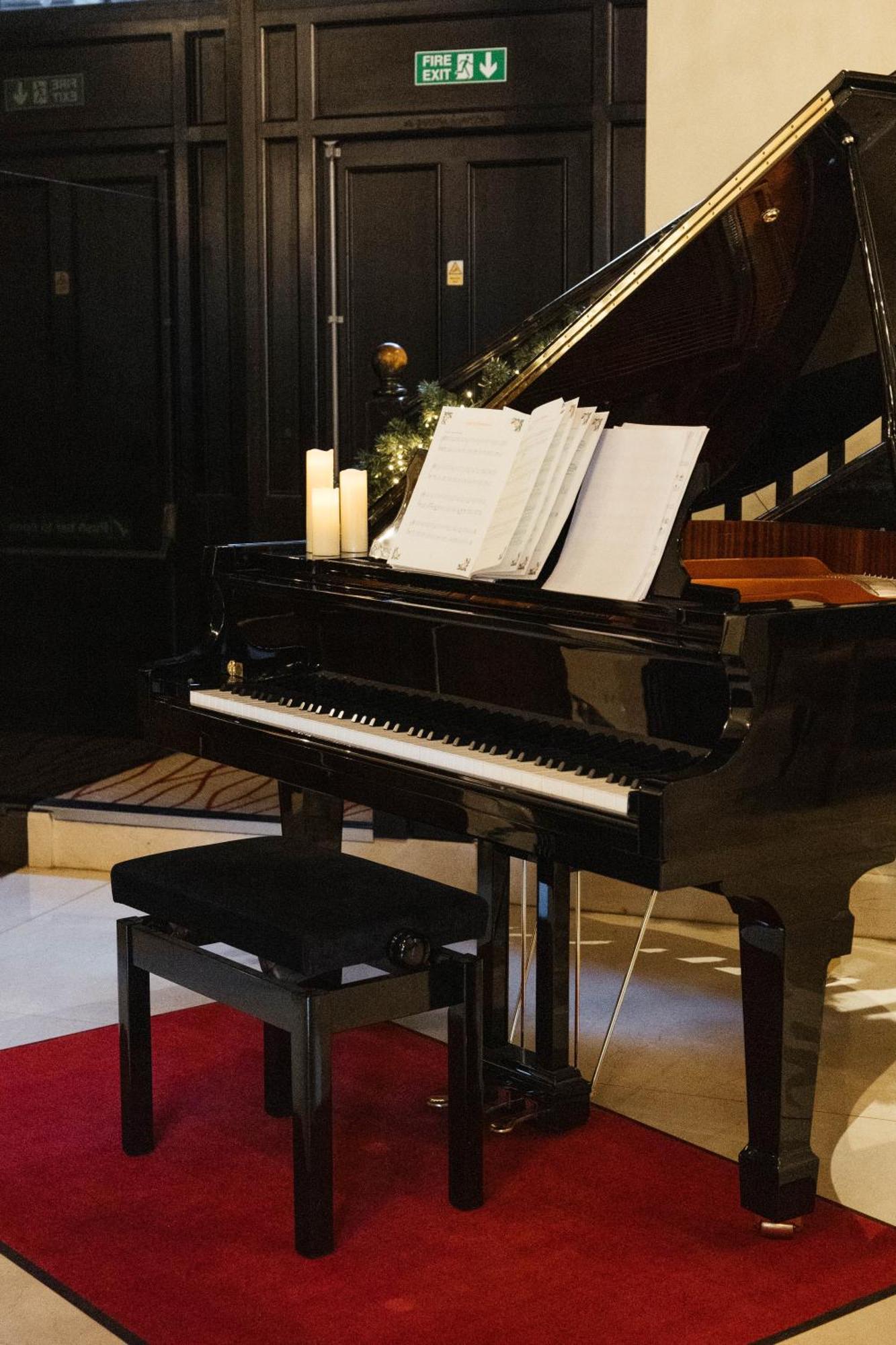 Montcalm Brewery, London City מראה חיצוני תמונה A piano with a music stand