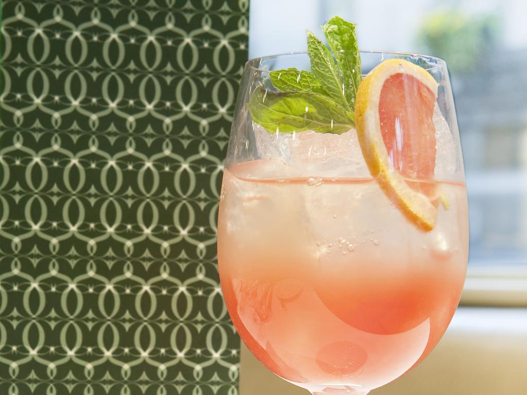 Montcalm Brewery, London City מראה חיצוני תמונה A Pink Lady cocktail